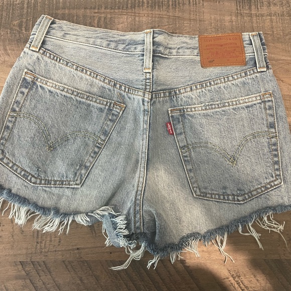 Levi denim shorts - Picture 2 of 3